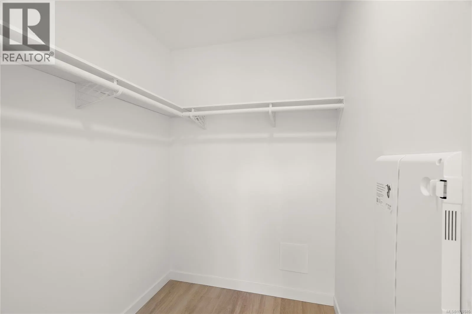 412 1102 Esquimalt Rd