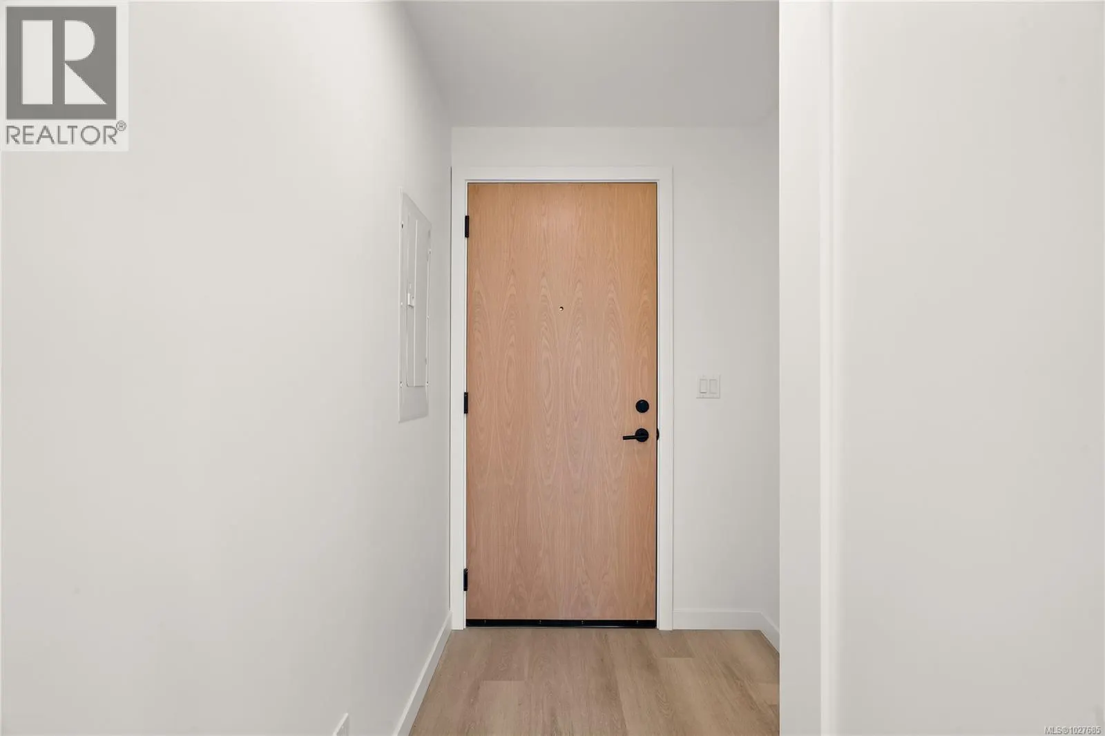 412 1102 Esquimalt Rd