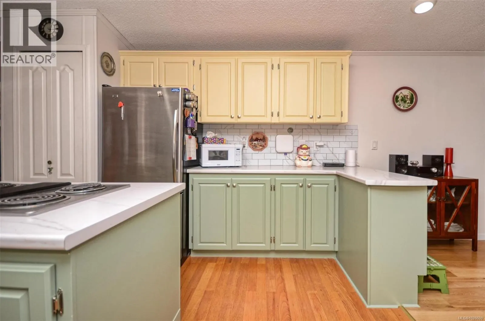 85 7583 Central Saanich Rd