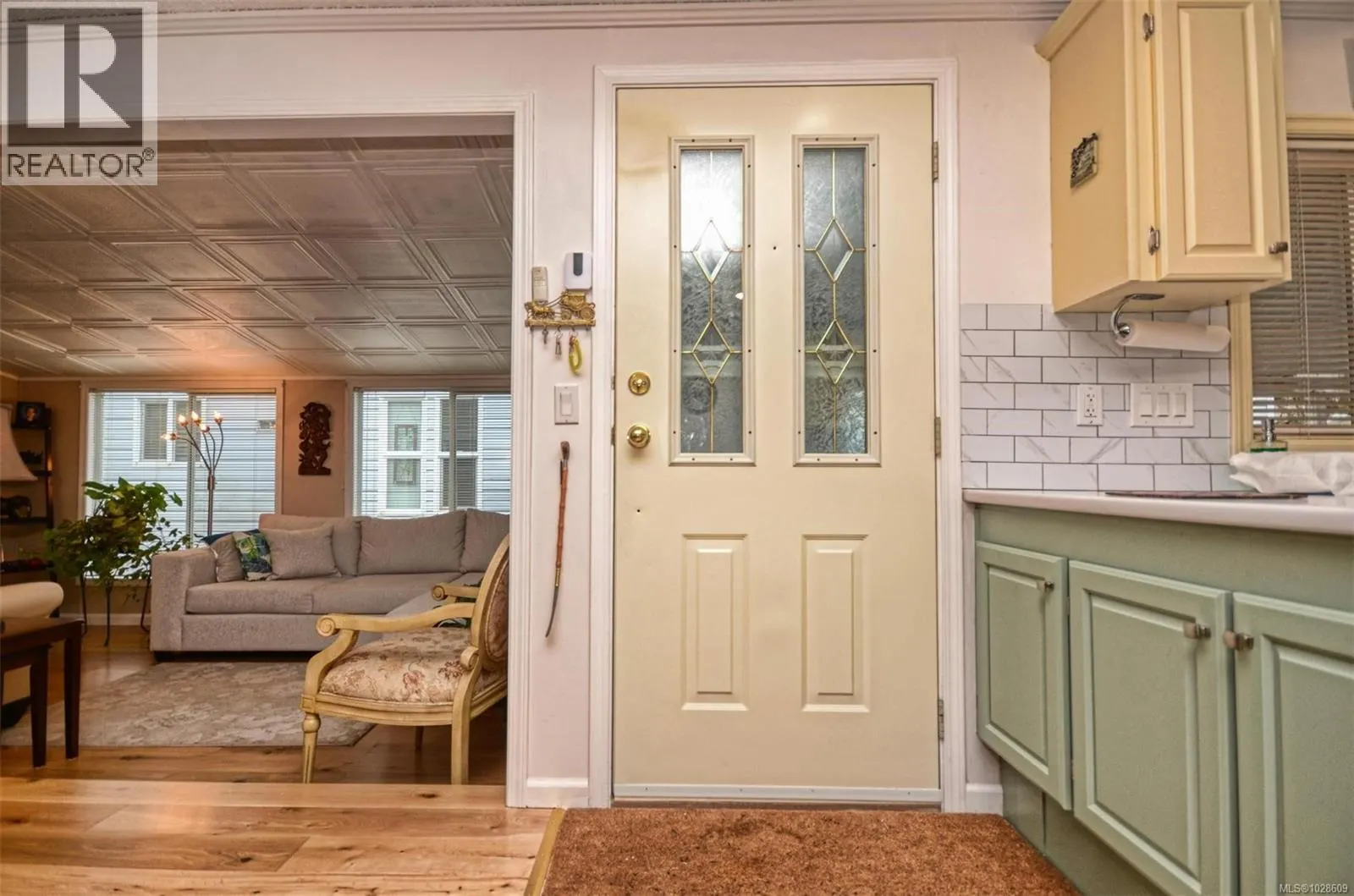 85 7583 Central Saanich Rd