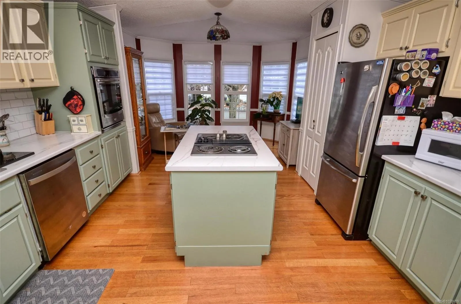 85 7583 Central Saanich Rd