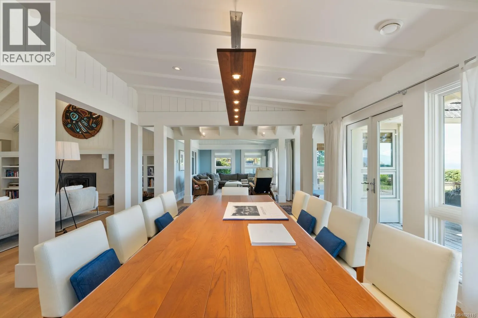 382 Judges Row