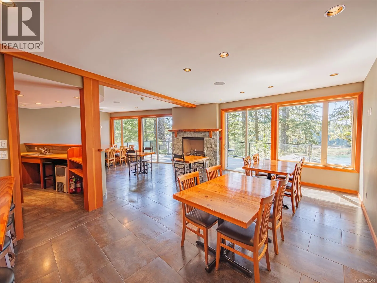 330 Reef Point Rd