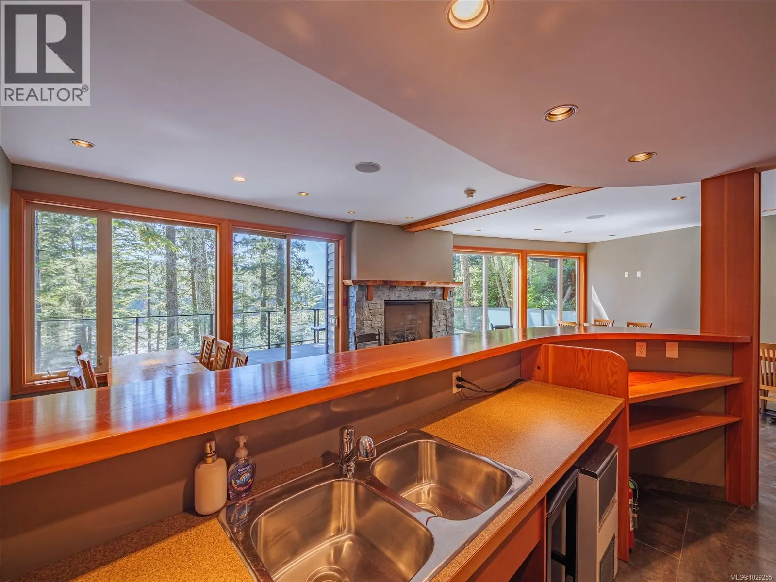 330 Reef Point Rd
