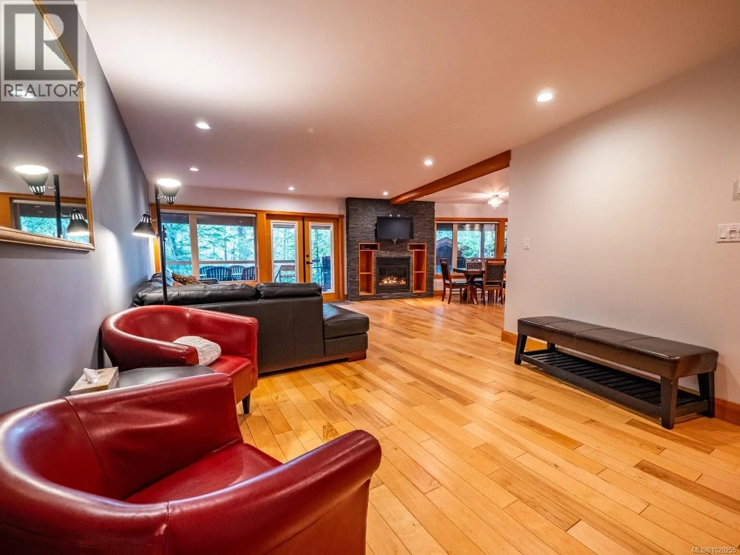 330 Reef Point Rd