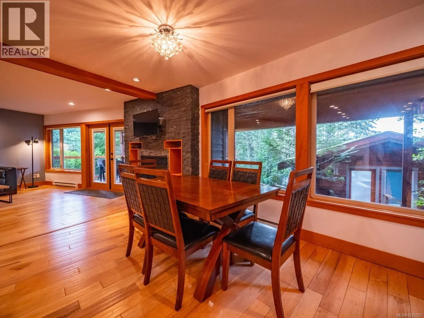 330 Reef Point Rd