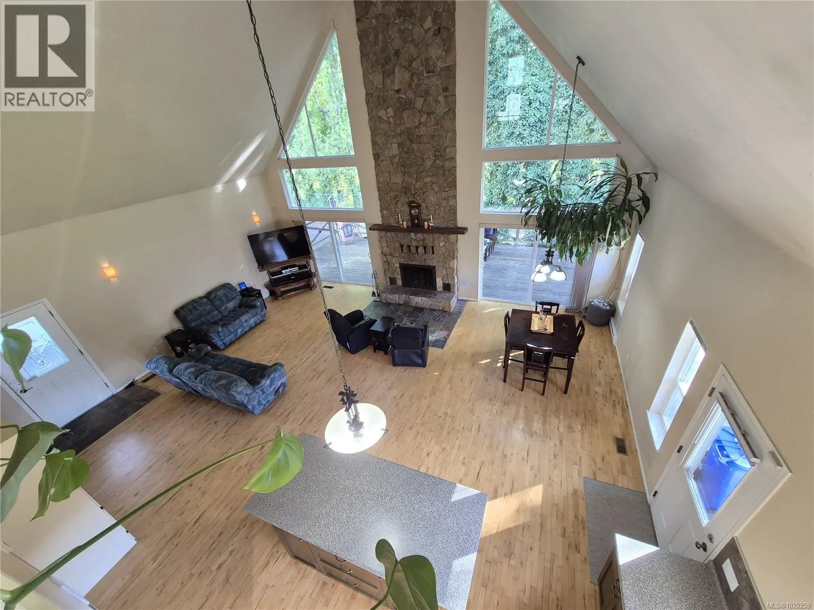 12270/12272 Chandler Rd