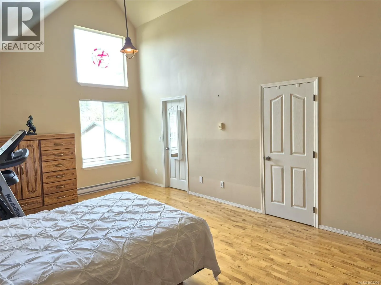 12270/12272 Chandler Rd
