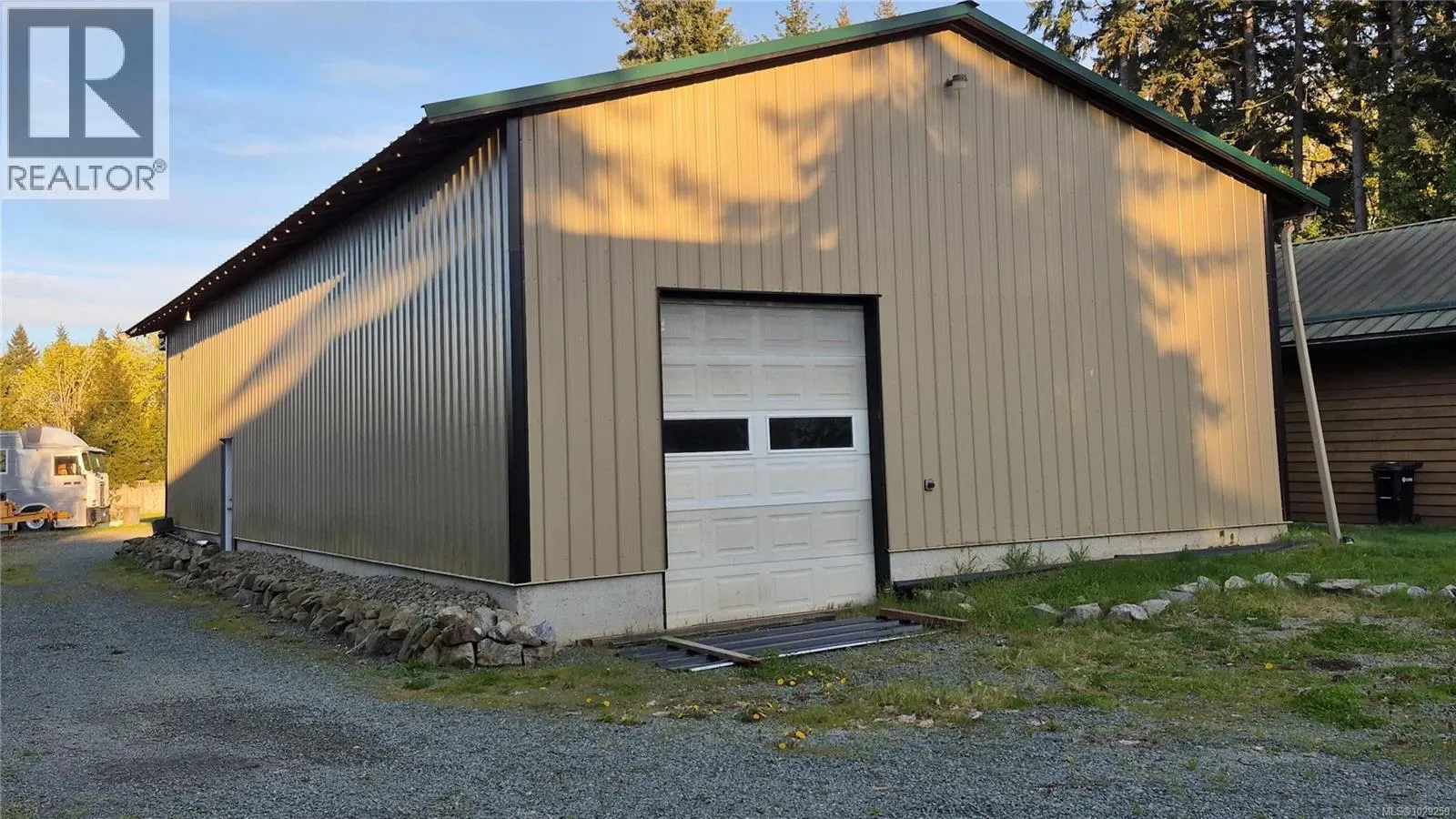 12270/12272 Chandler Rd