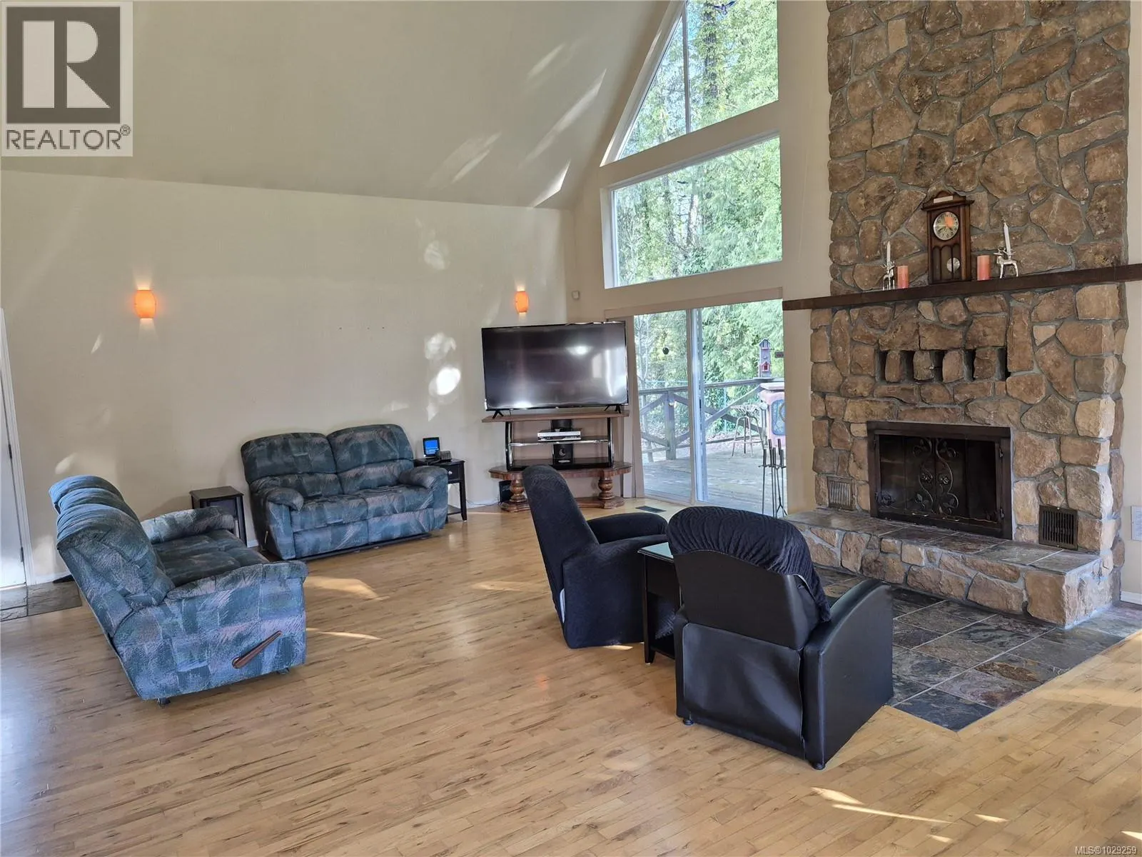 12270/12272 Chandler Rd