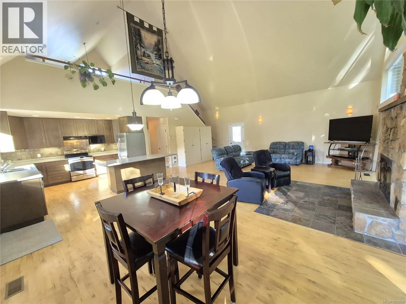 12270/12272 Chandler Rd