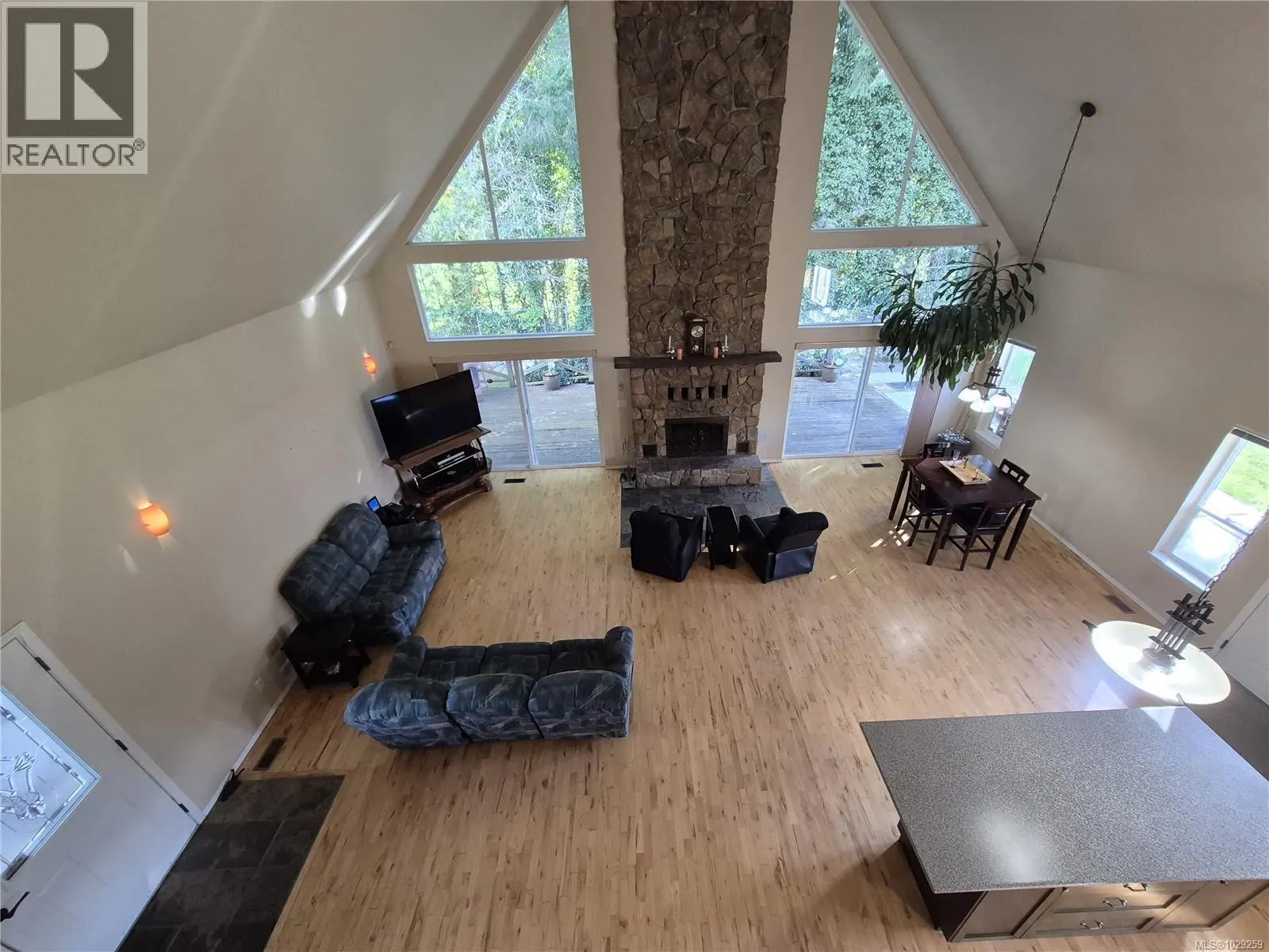 12270/12272 Chandler Rd