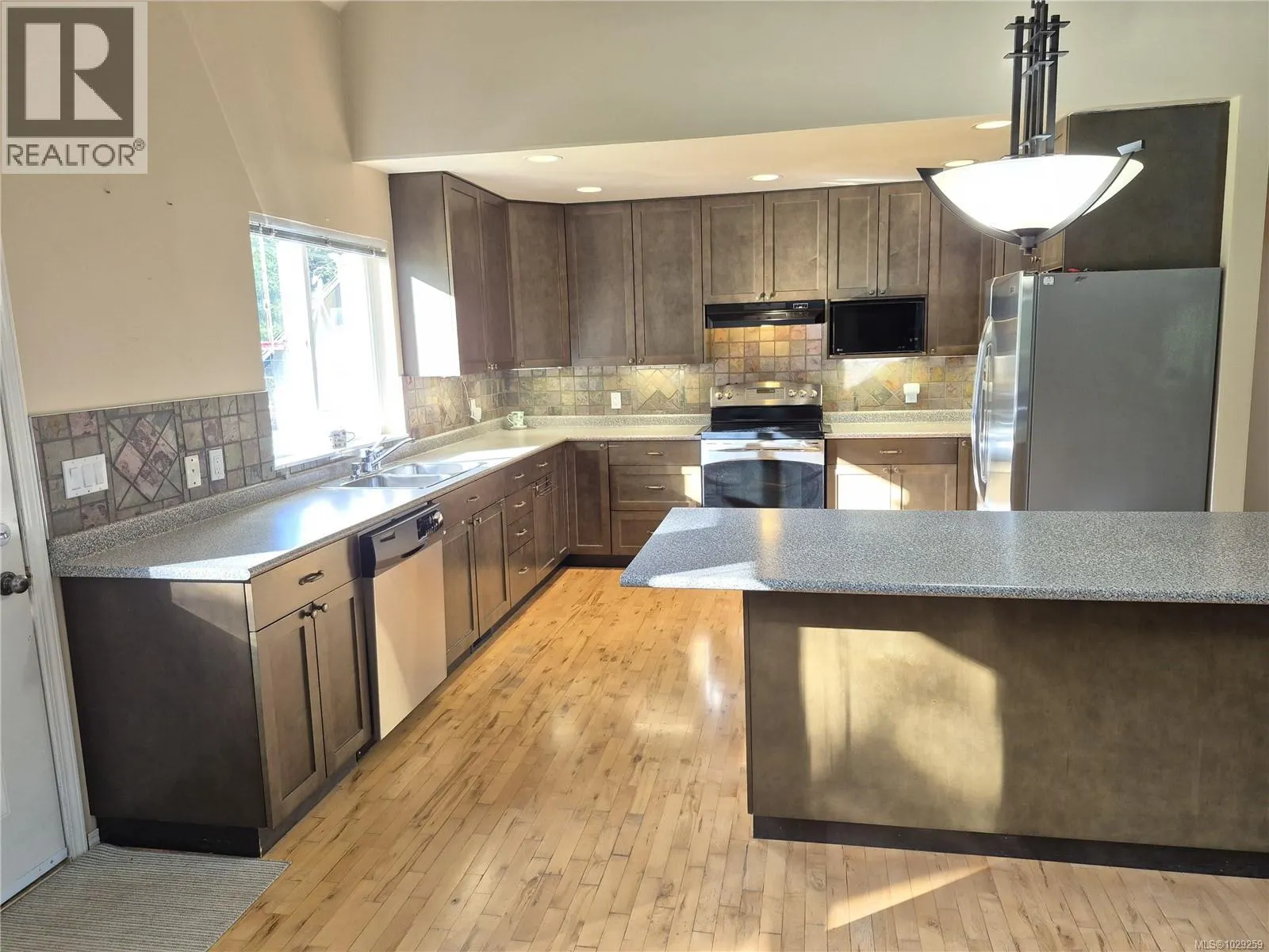 12270/12272 Chandler Rd