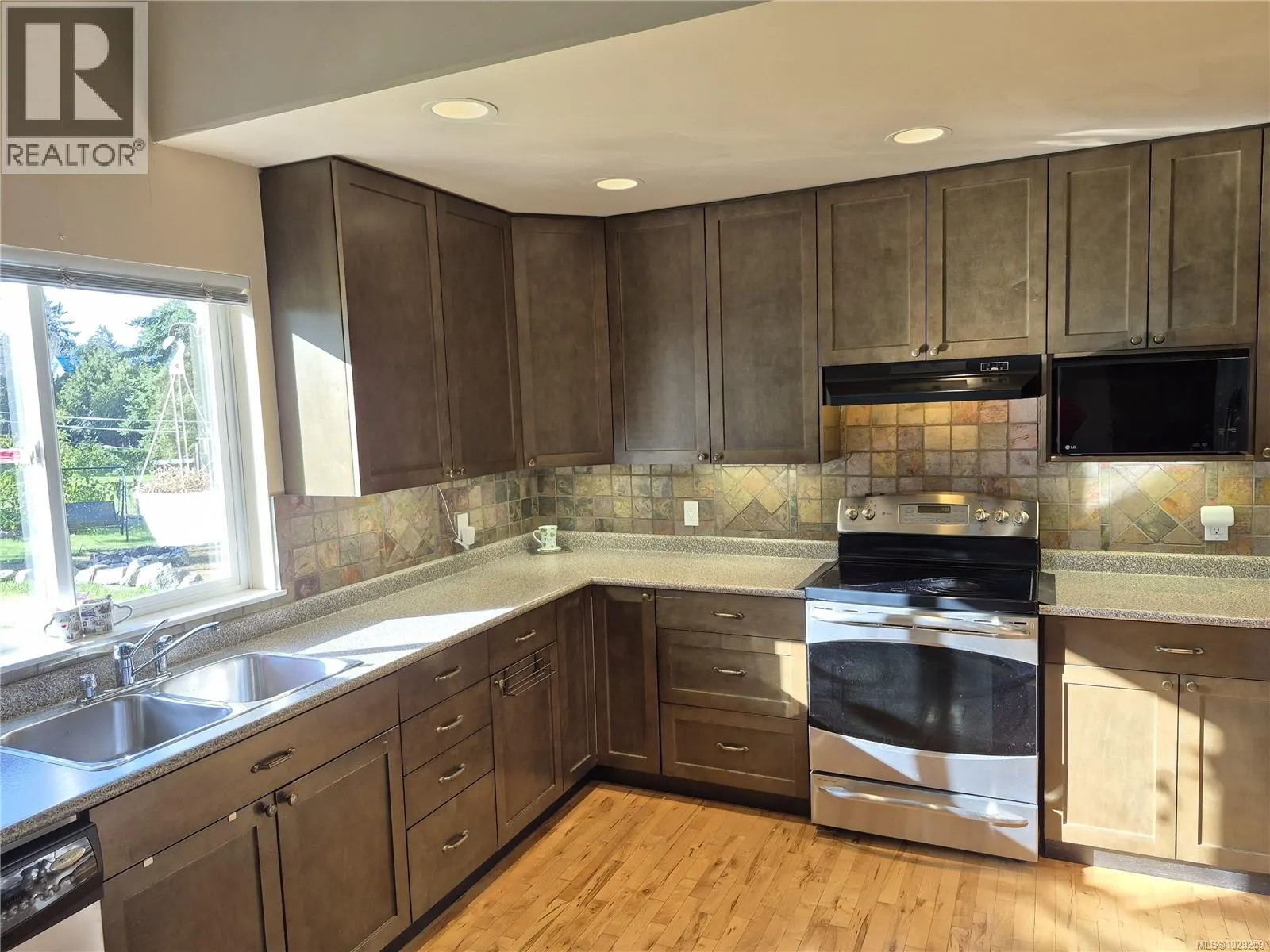 12270/12272 Chandler Rd