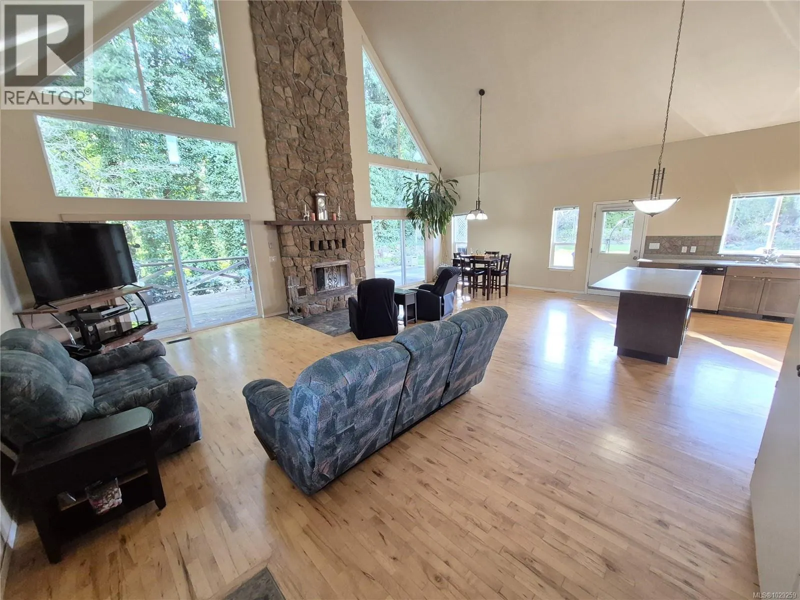 12270/12272 Chandler Rd