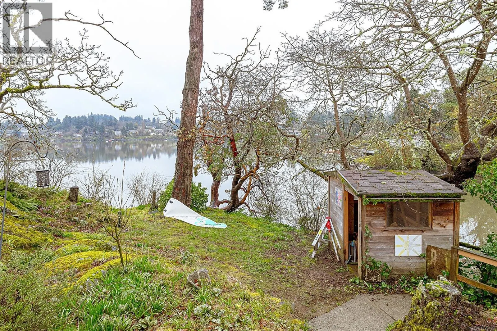 2898 Glenwood Ave