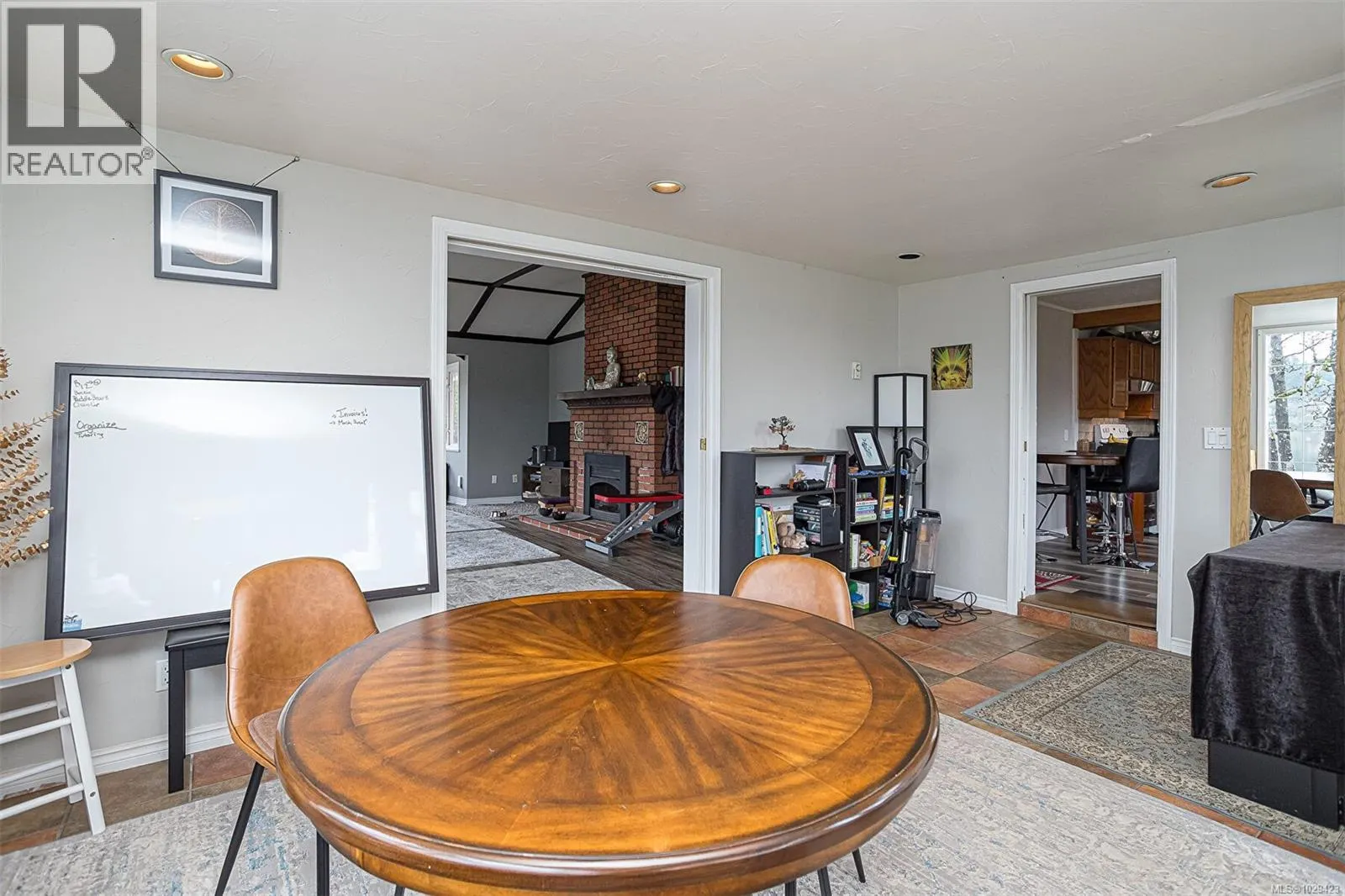 2898 Glenwood Ave