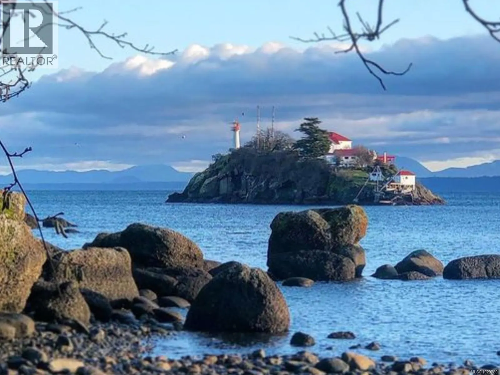 Lot B Island Hwy W