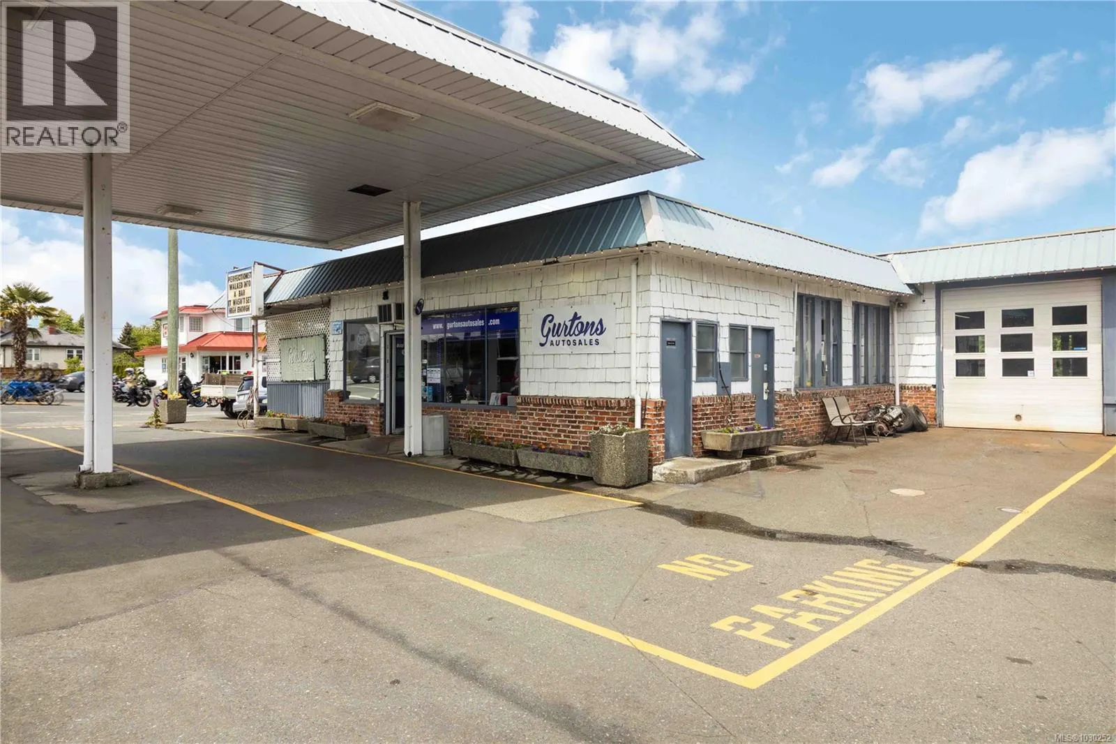 9139 East Saanich Rd