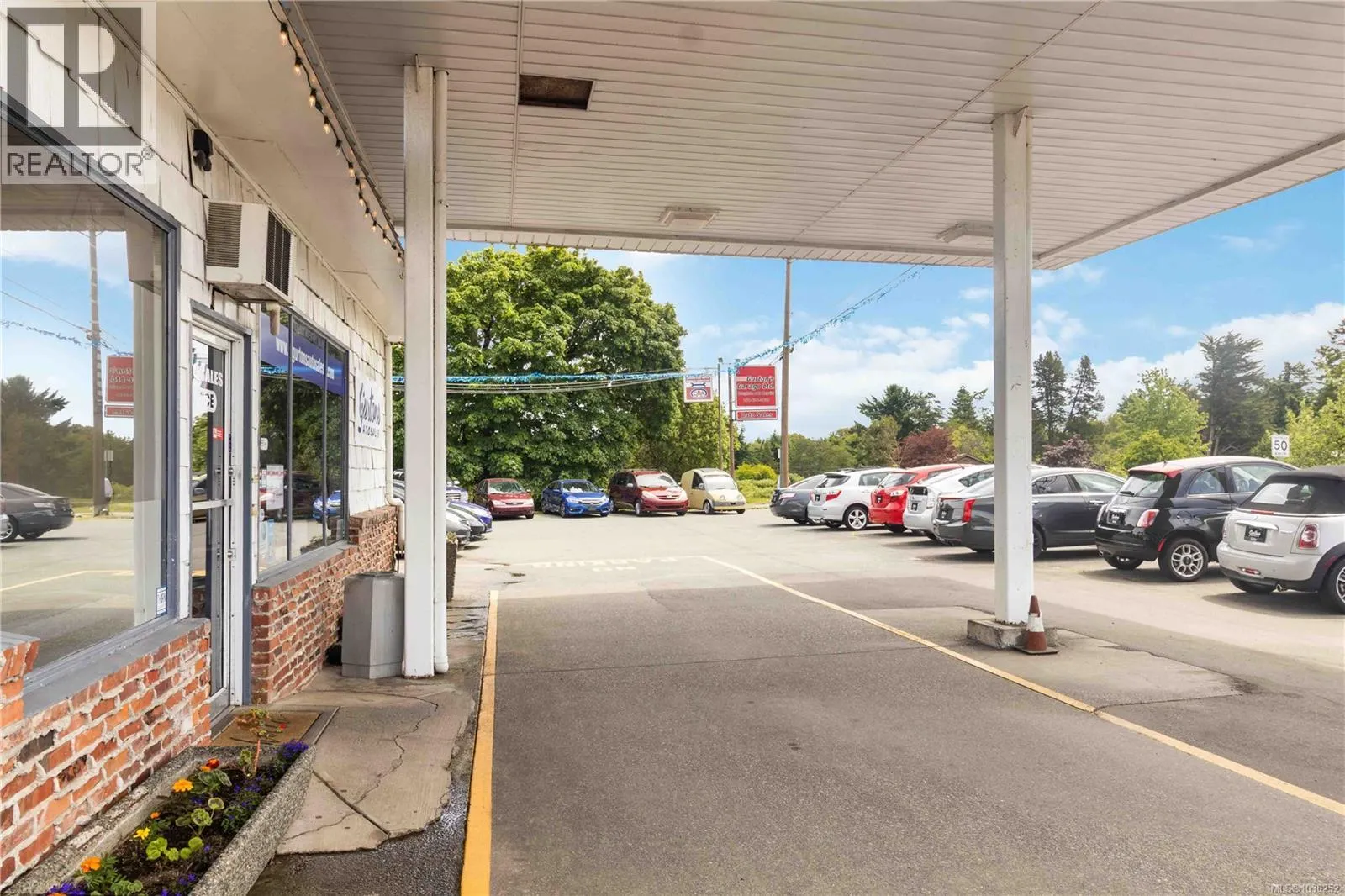 9139 East Saanich Rd