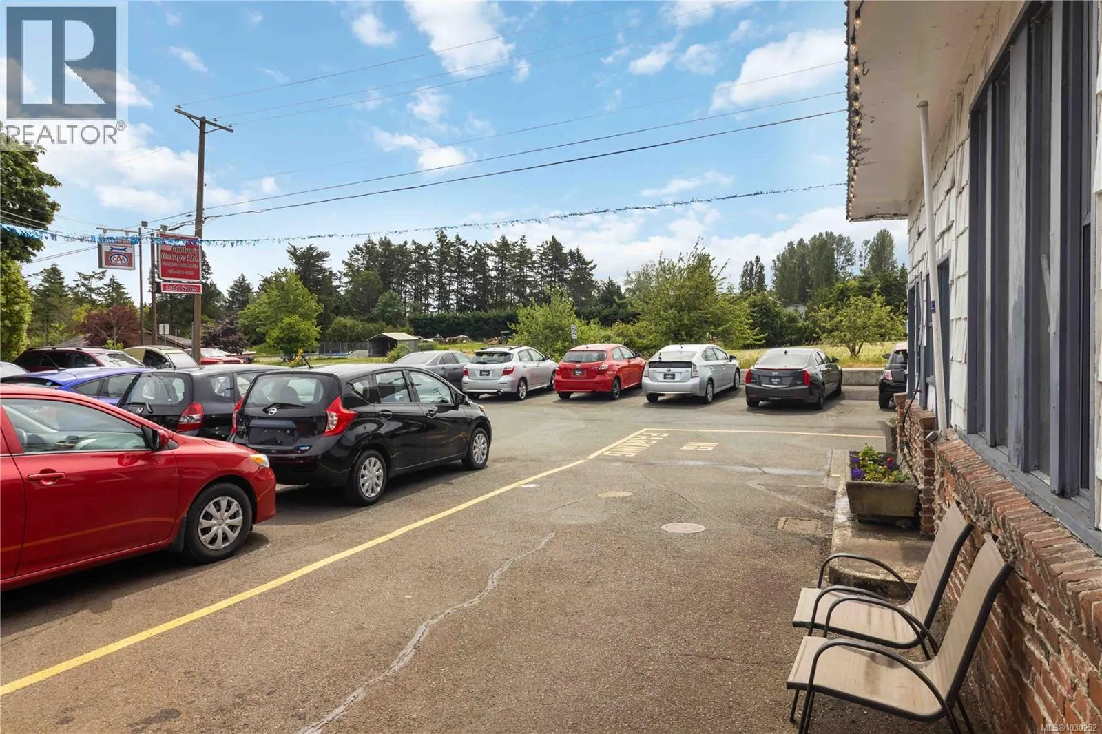 9139 East Saanich Rd