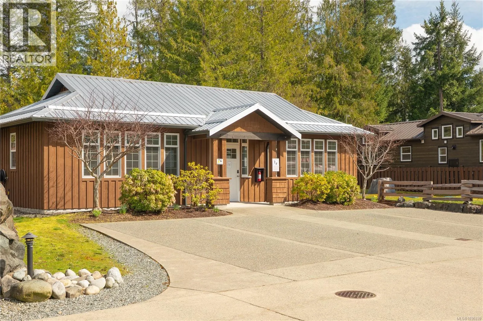 23 10750 Central Lake Rd