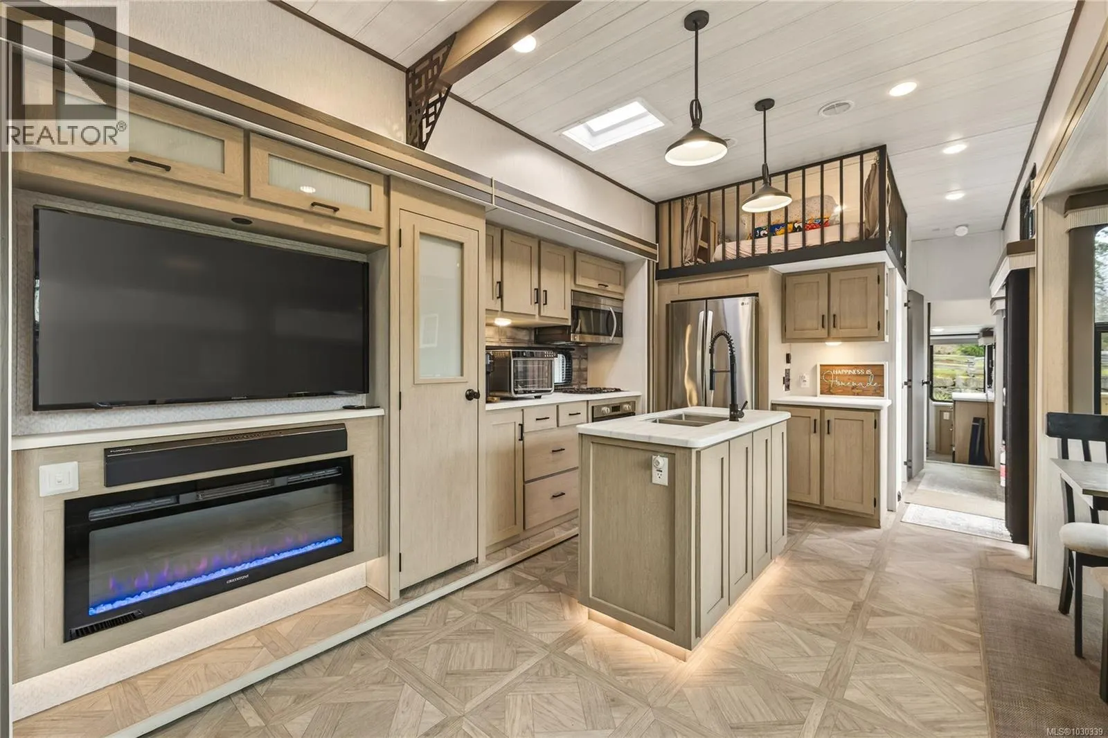 23 10750 Central Lake Rd