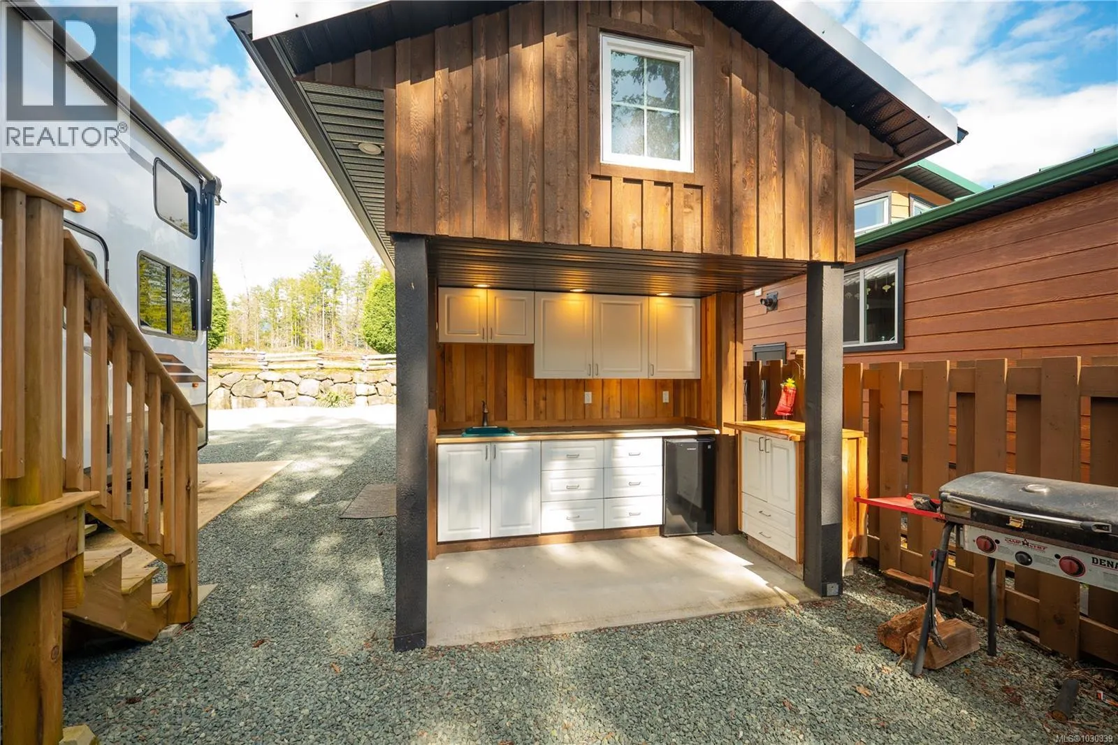 23 10750 Central Lake Rd