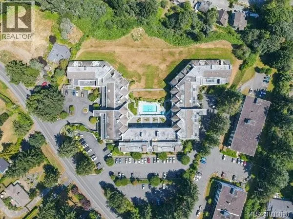 611 2562 Departure Bay Rd
