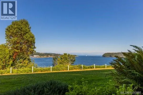 611 2562 Departure Bay Rd