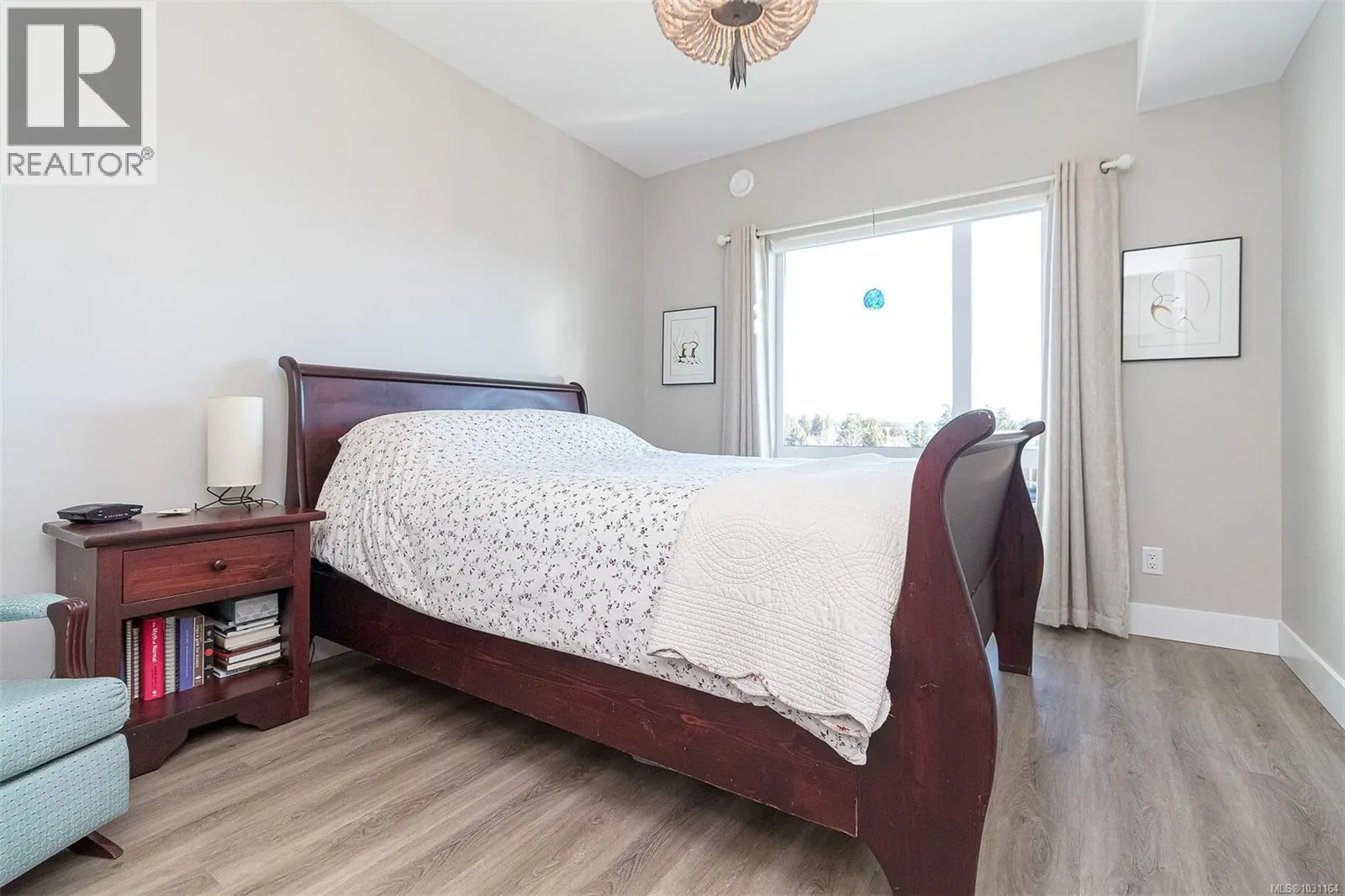 307 2500 Hackett Cres