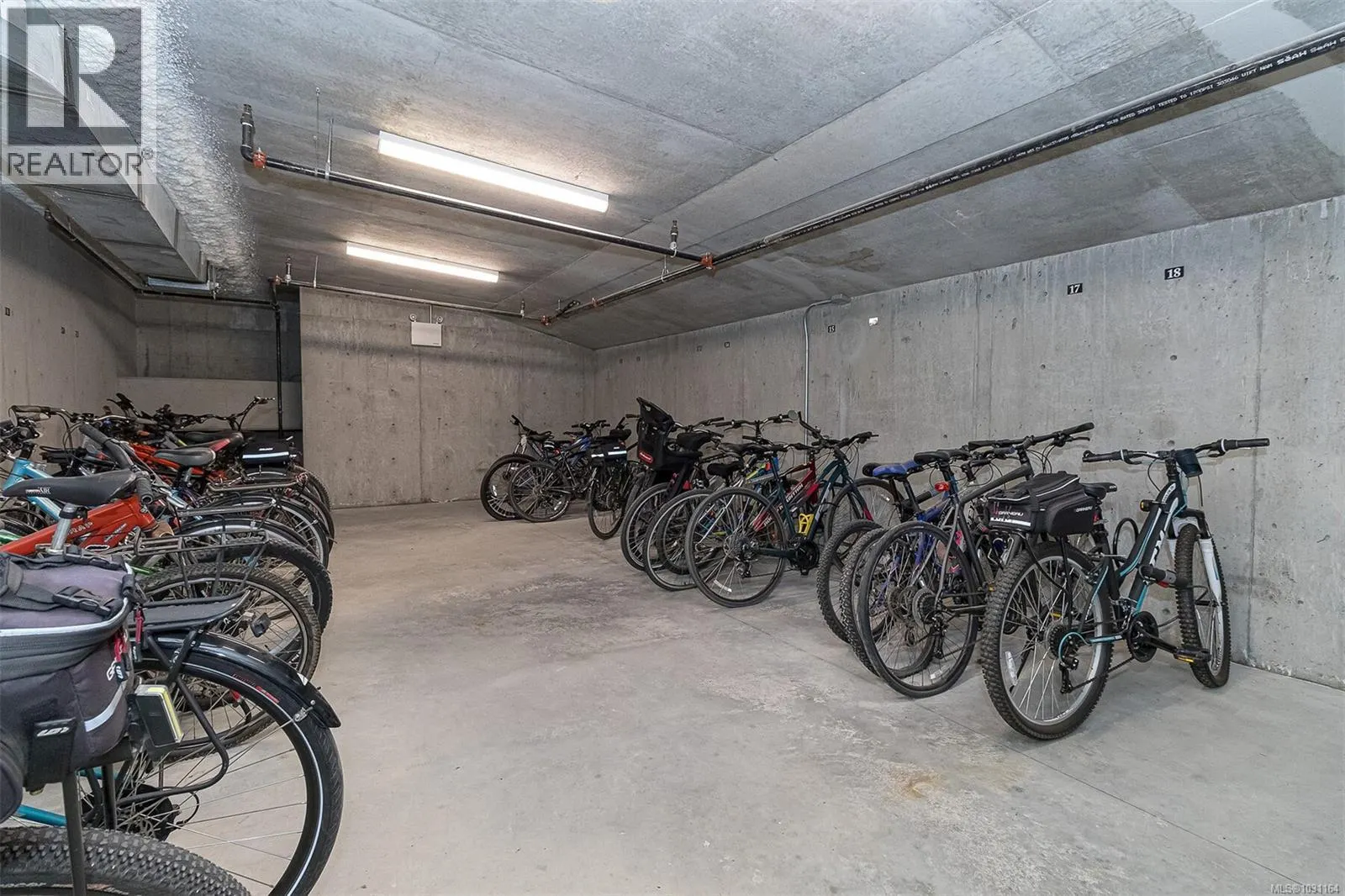 307 2500 Hackett Cres
