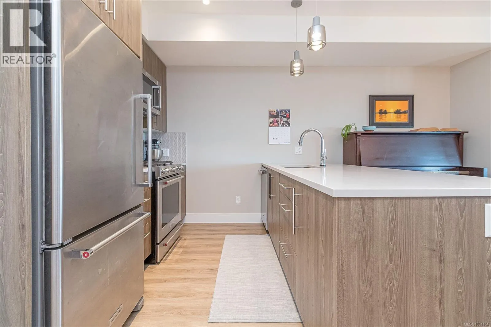 307 2500 Hackett Cres