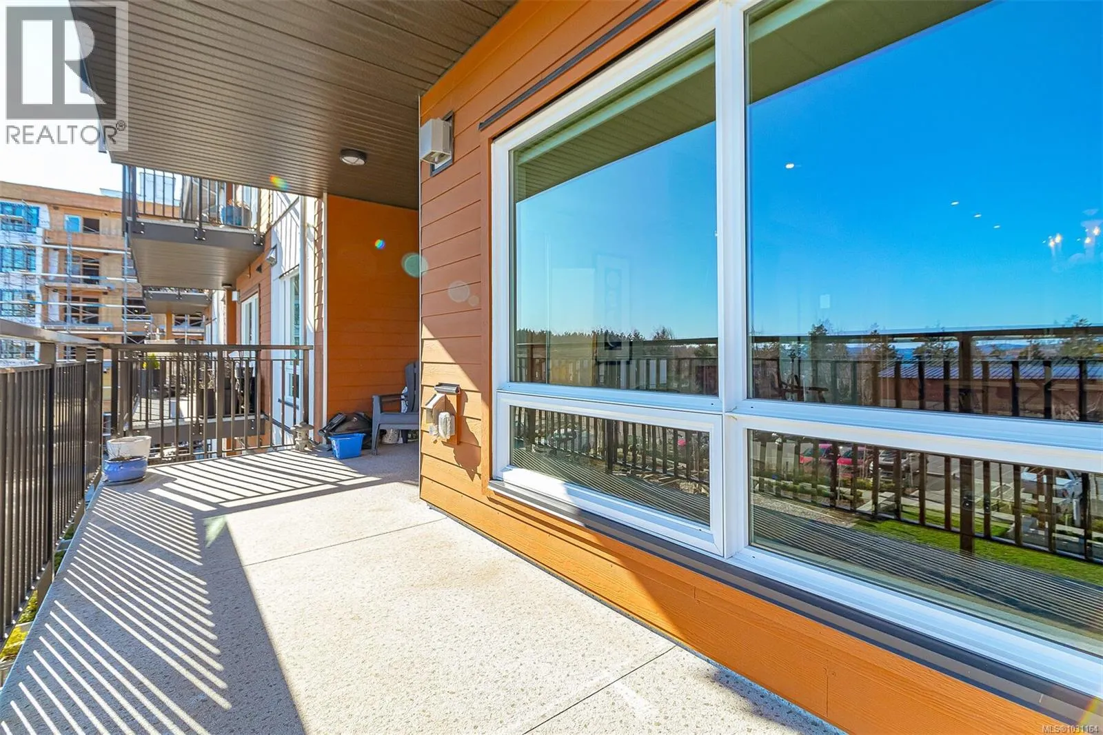 307 2500 Hackett Cres