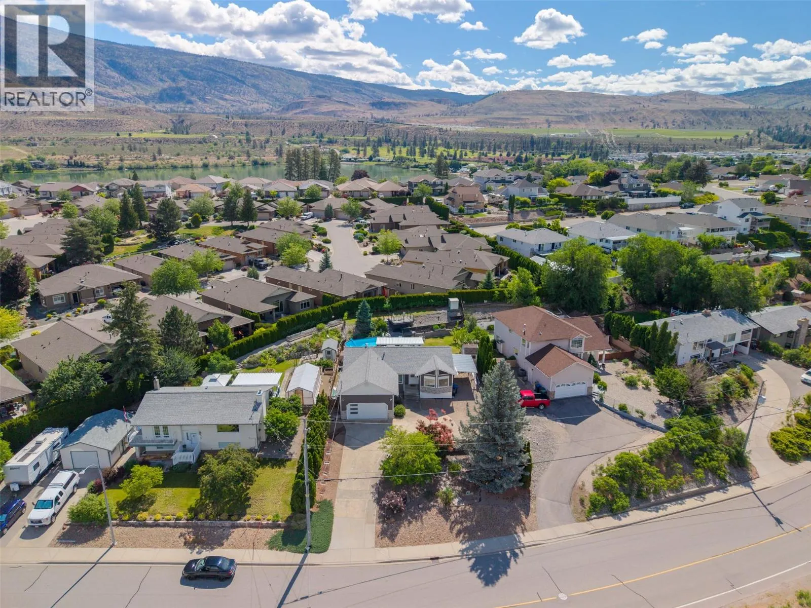 6763 MEADOWS Drive