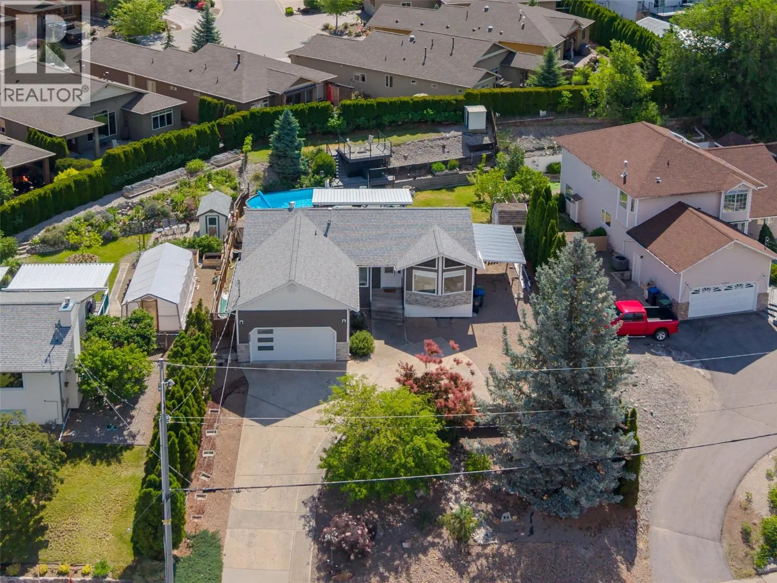 6763 MEADOWS Drive