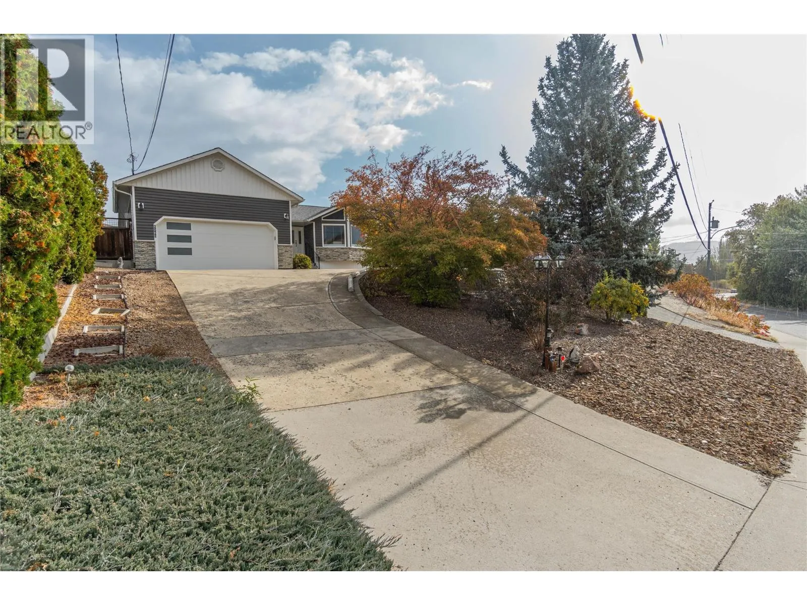 6763 MEADOWS Drive