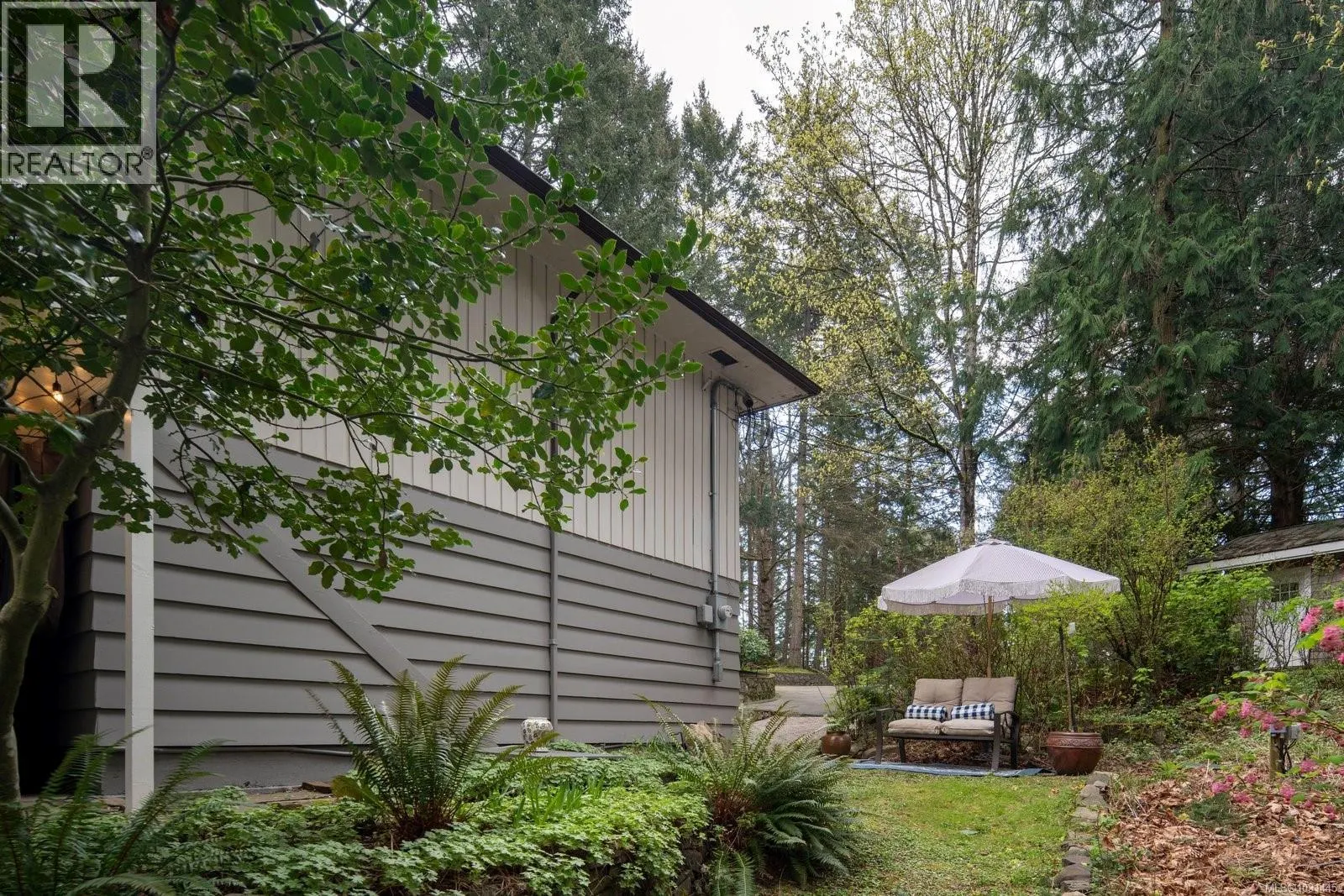 2320 Dolphin Rd