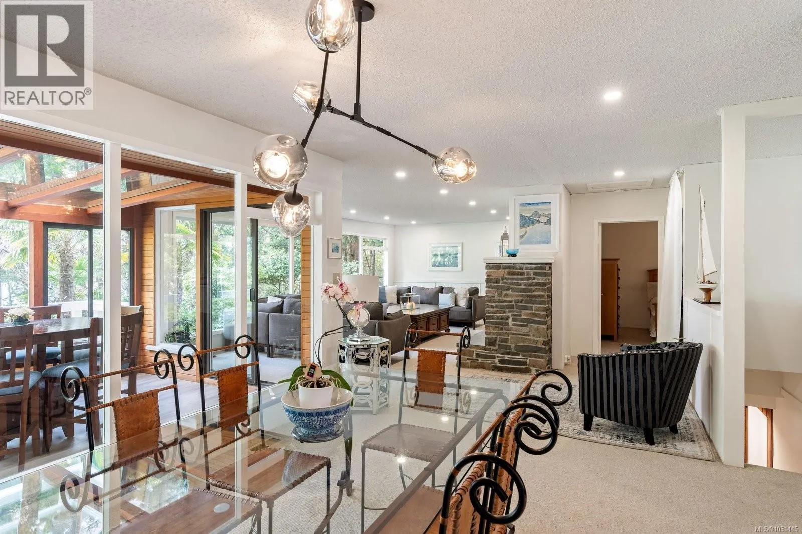 2320 Dolphin Rd