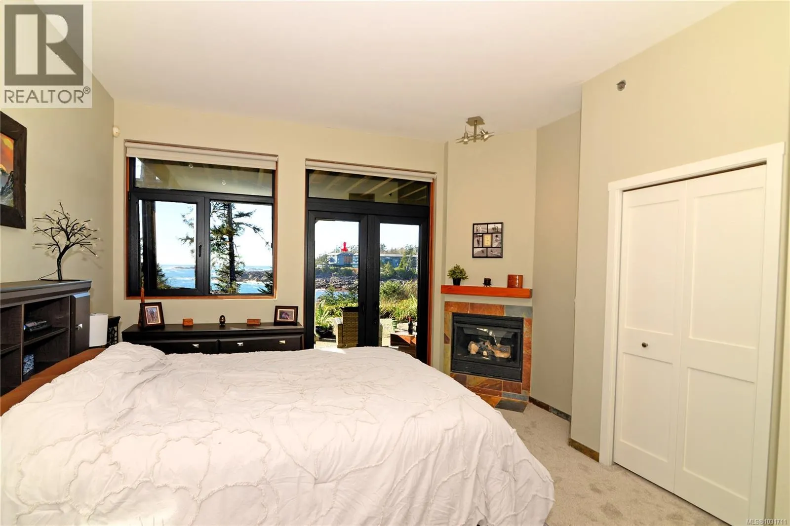 108 554 Marine Dr