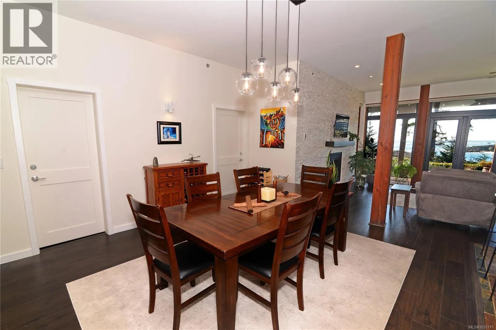108 554 Marine Dr