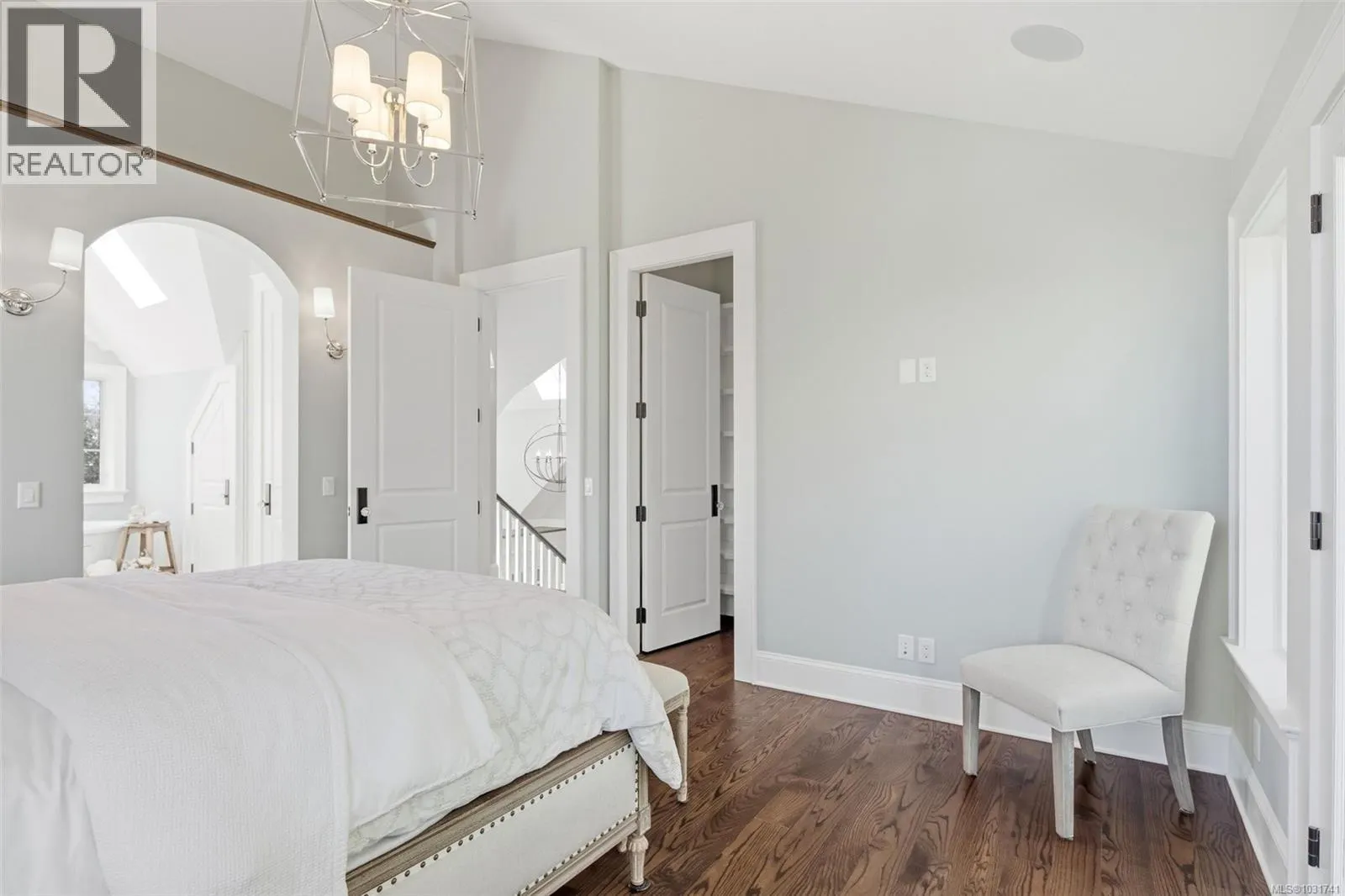 2096 Falkland Pl