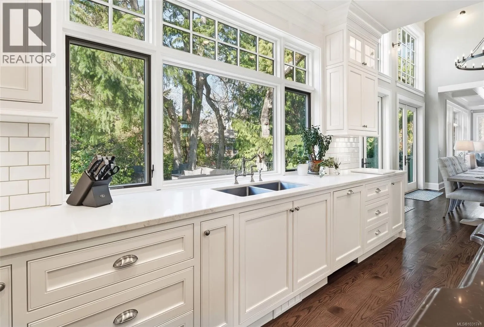 2096 Falkland Pl