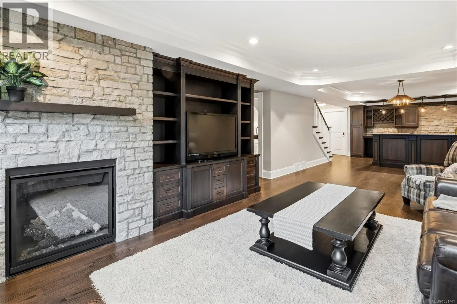 2096 Falkland Pl