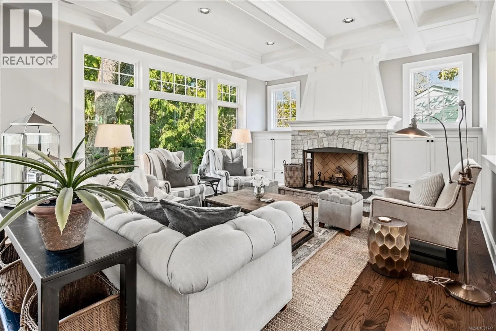 2096 Falkland Pl
