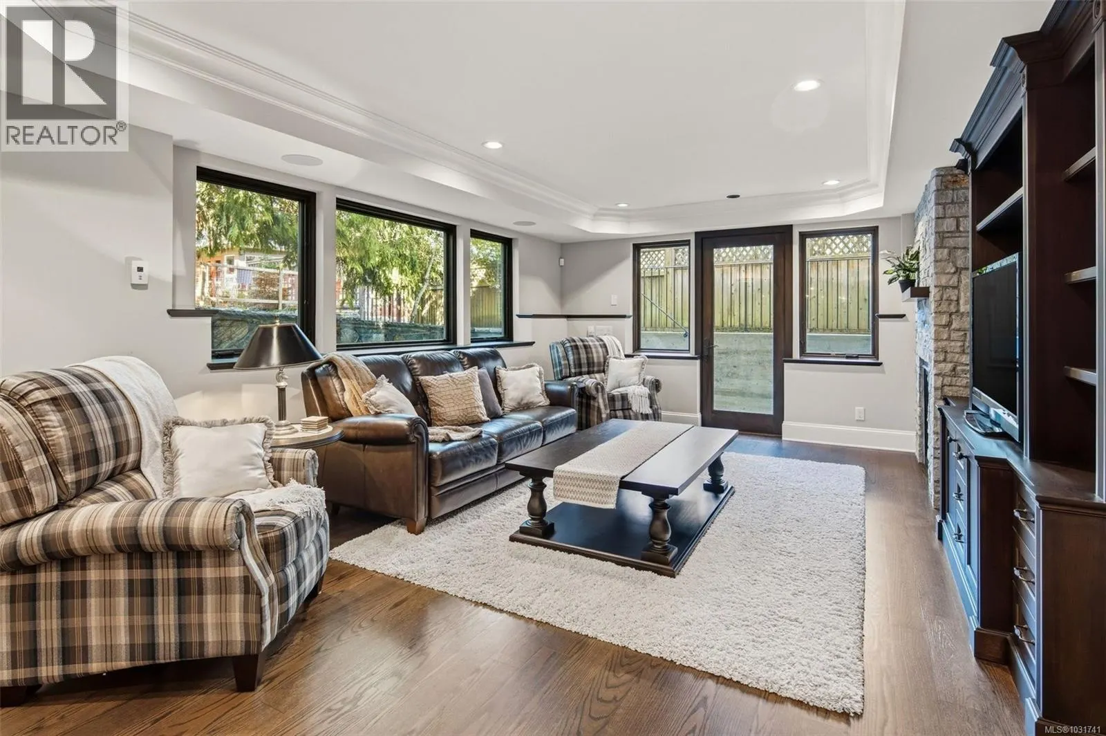 2096 Falkland Pl