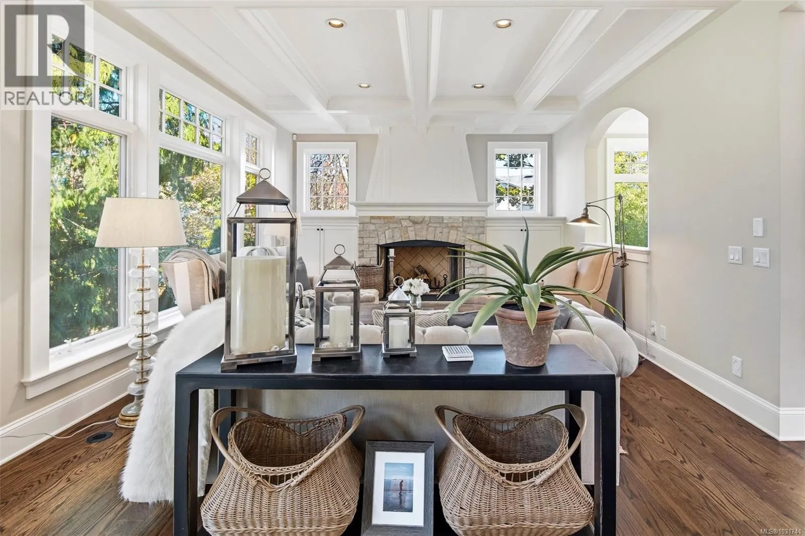 2096 Falkland Pl