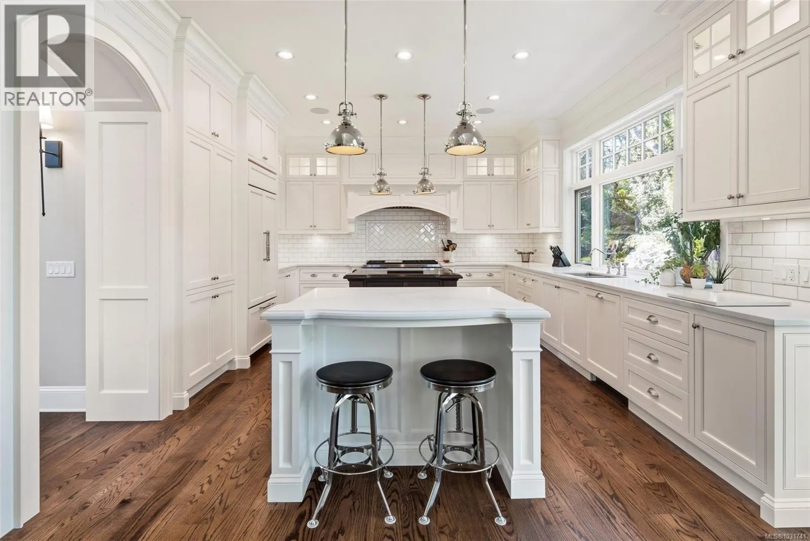 2096 Falkland Pl