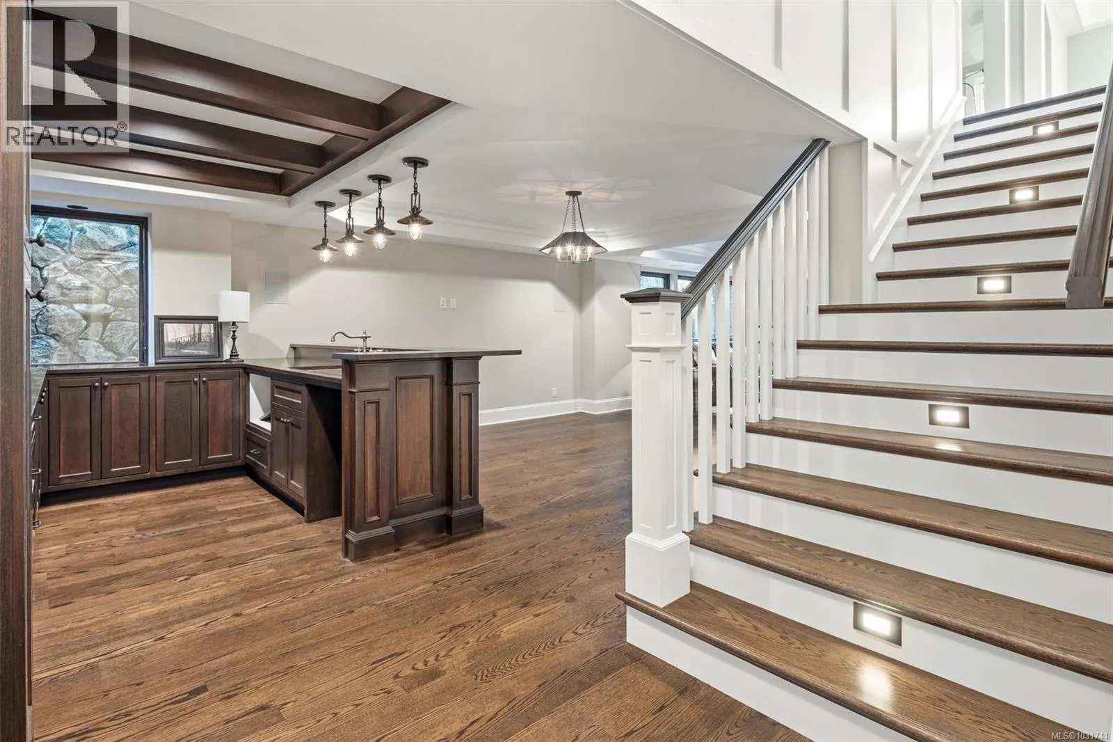2096 Falkland Pl