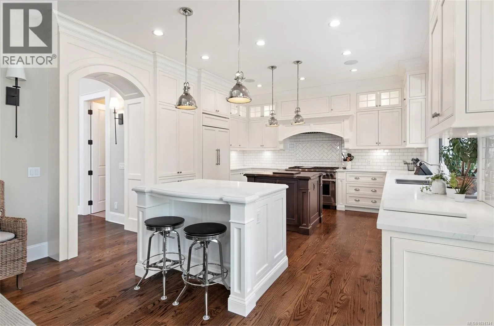 2096 Falkland Pl